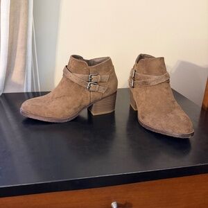Taupe Ankle Boots Women’s size 6